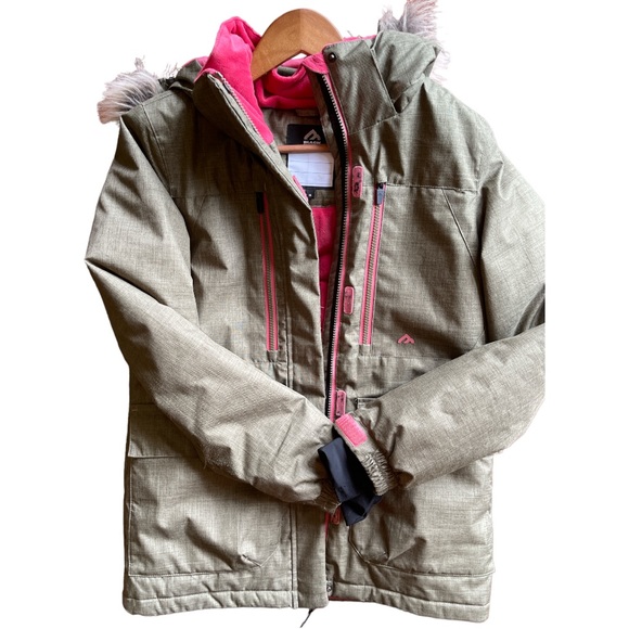 Black mountain girls size 14 winter jacket in EUC - Picture 6 of 6